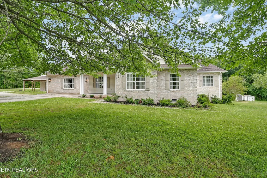 809 Buffalo Trail Clarkrange TN 38553