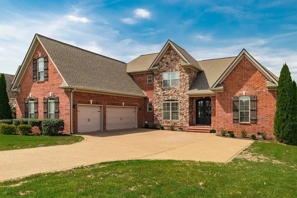 2140 Gorden Crossing Gallatin TN 37066