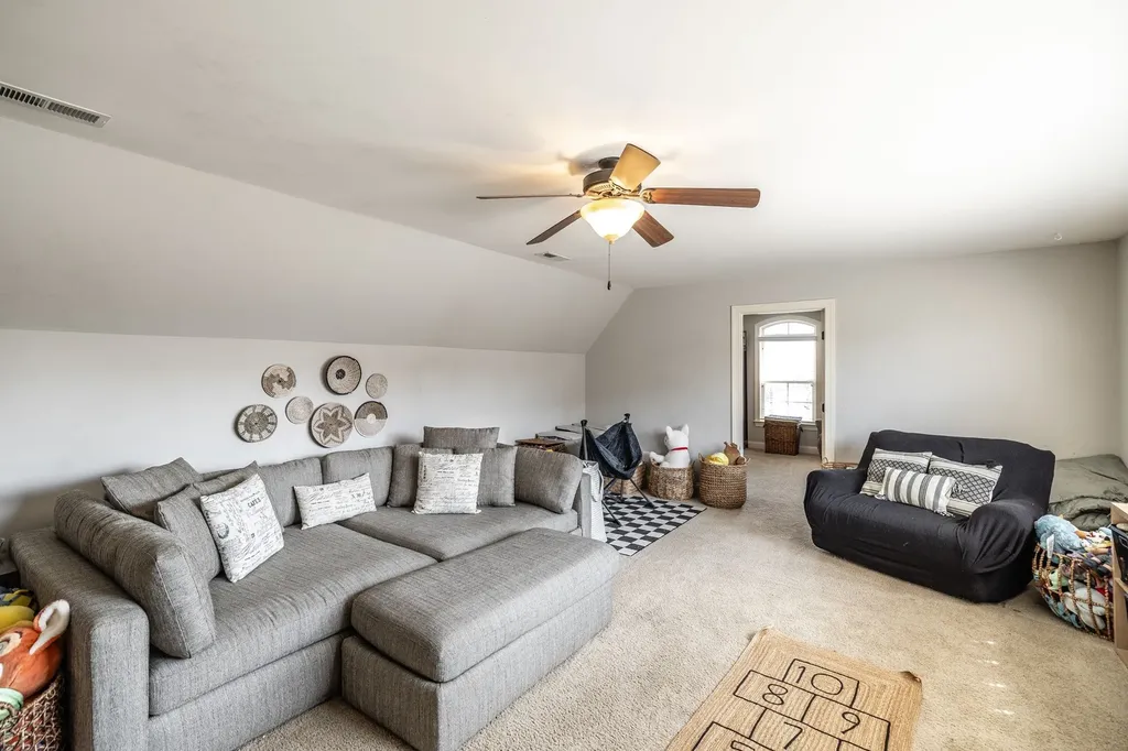 2140 Gorden Crossing Gallatin TN 37066