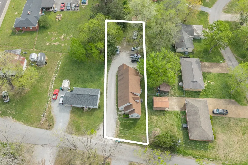 103 Parker Avenue Waverly TN 37185