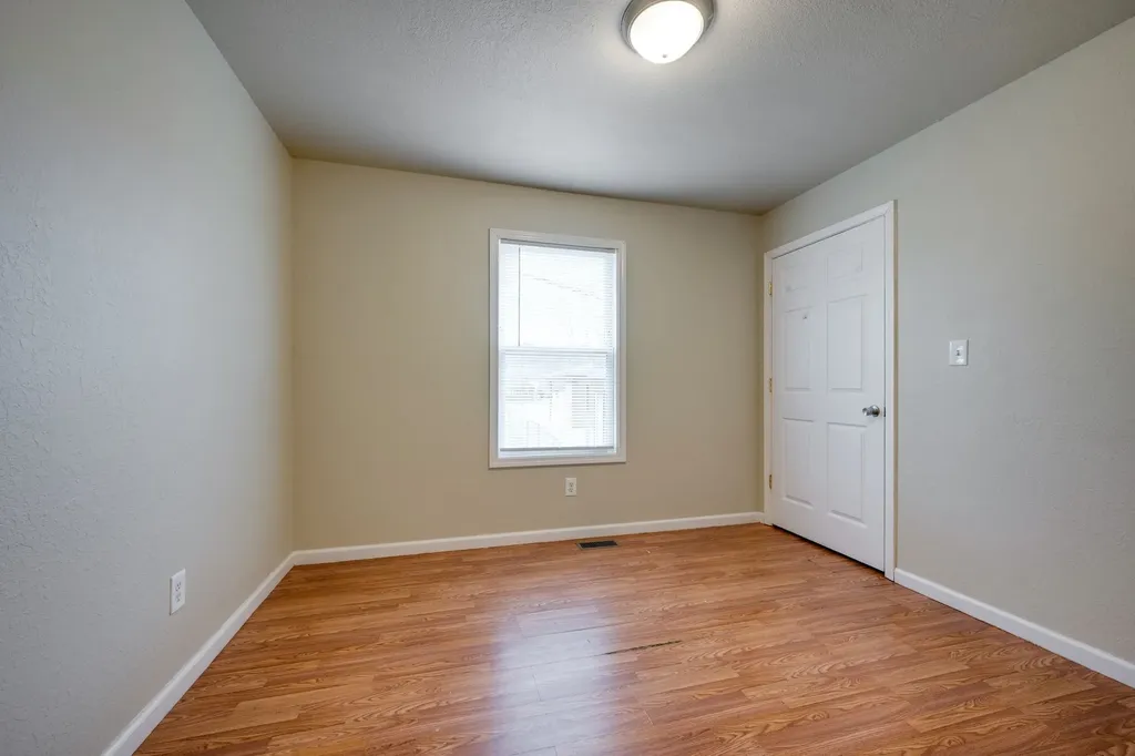 103 Parker Avenue Waverly TN 37185