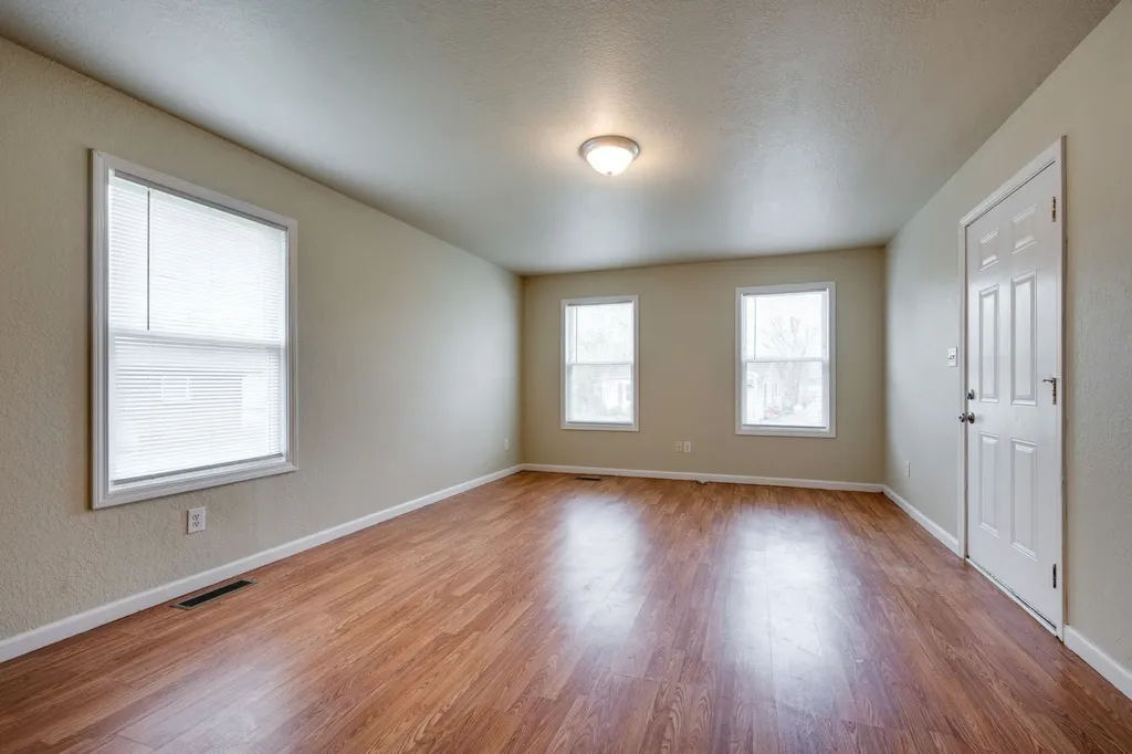 103 Parker Avenue Waverly TN 37185