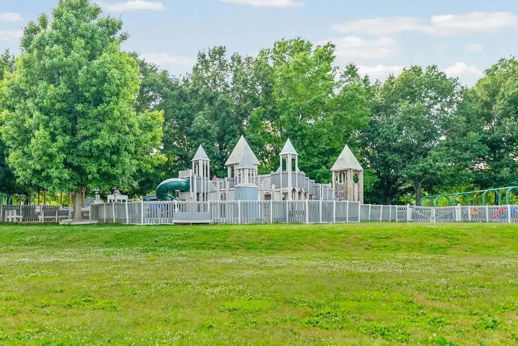 1004 Orchard Hills Drive Clarksville TN 37040