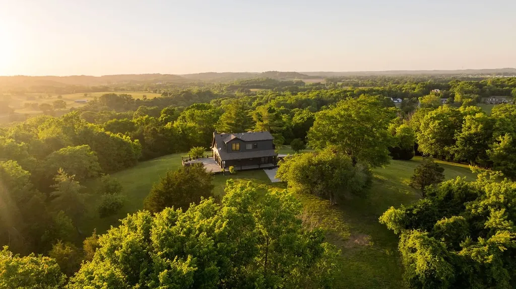 2351 Harlan Road Columbia TN 38401