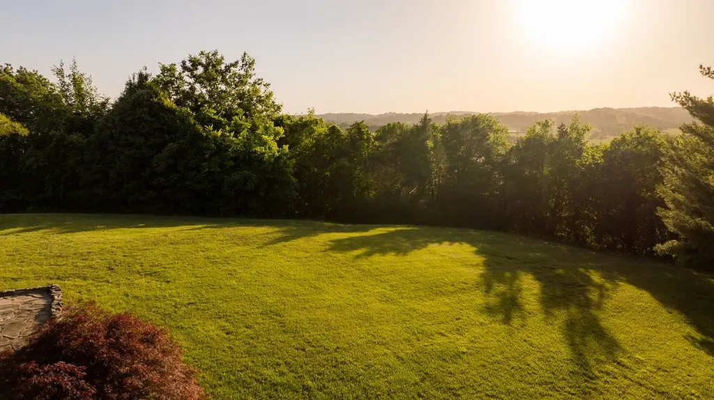 2351 Harlan Road Columbia TN 38401