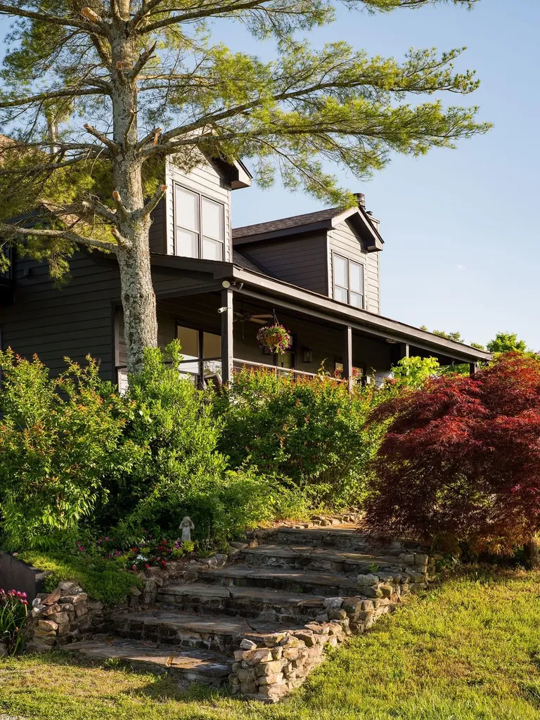 2351 Harlan Road Columbia TN 38401