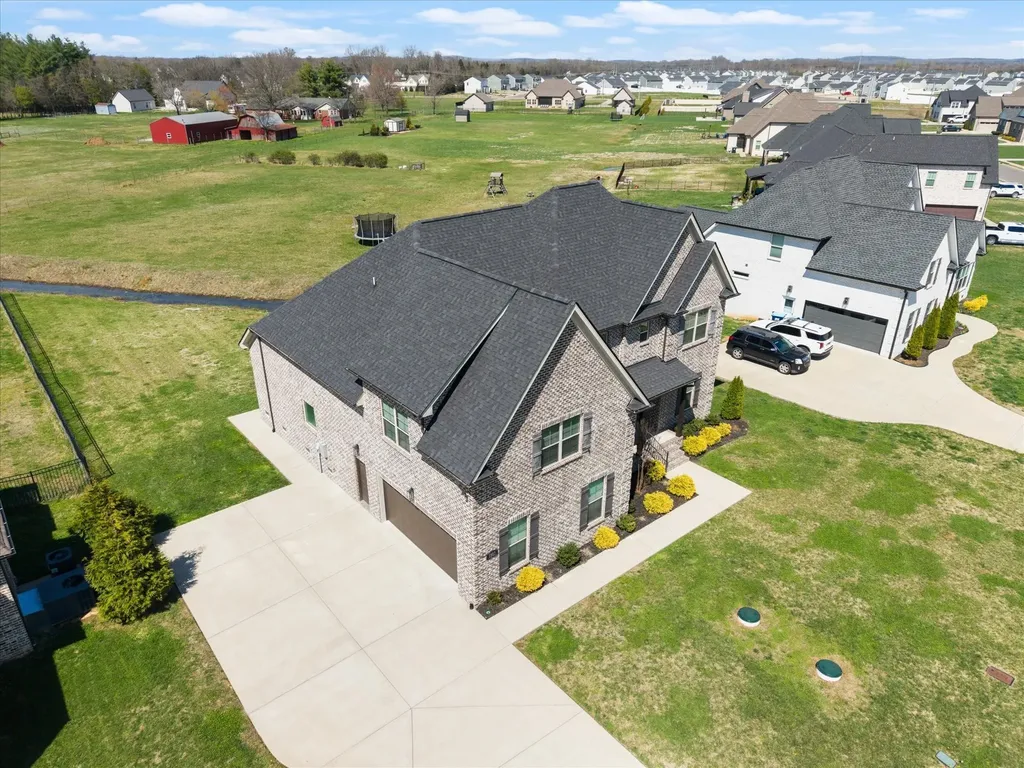 1901 Rhonda Drive Christiana TN 37037
