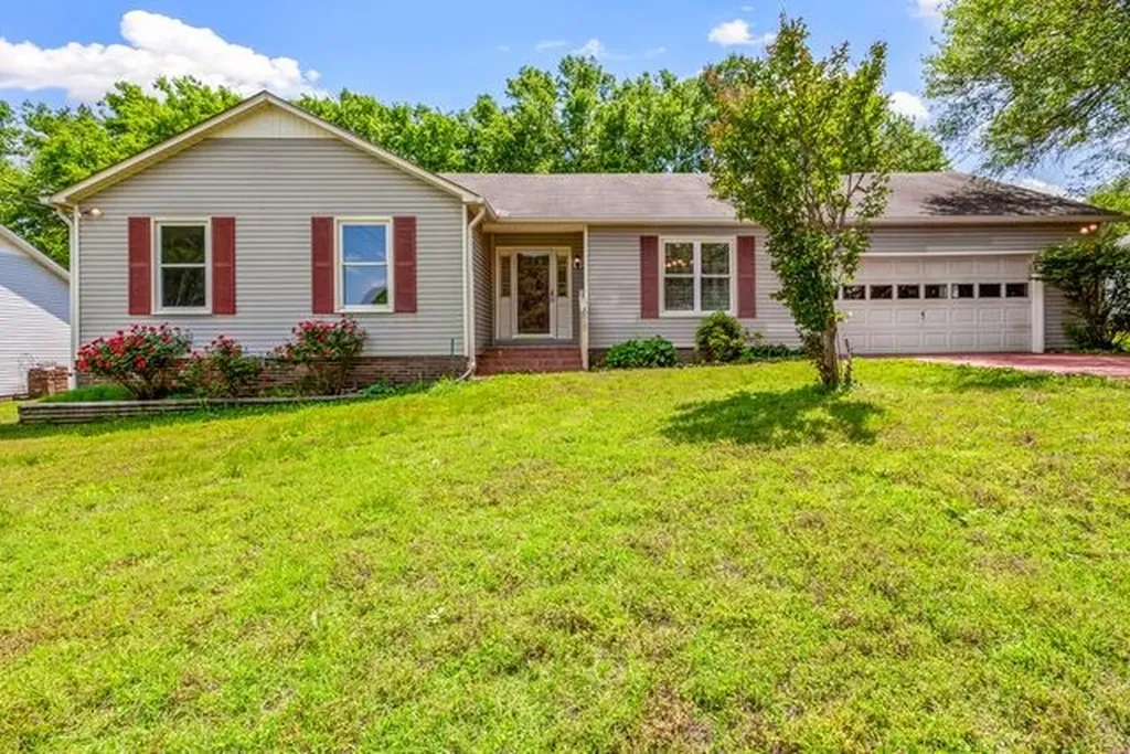 2017 Windsor Drive Columbia TN 38401