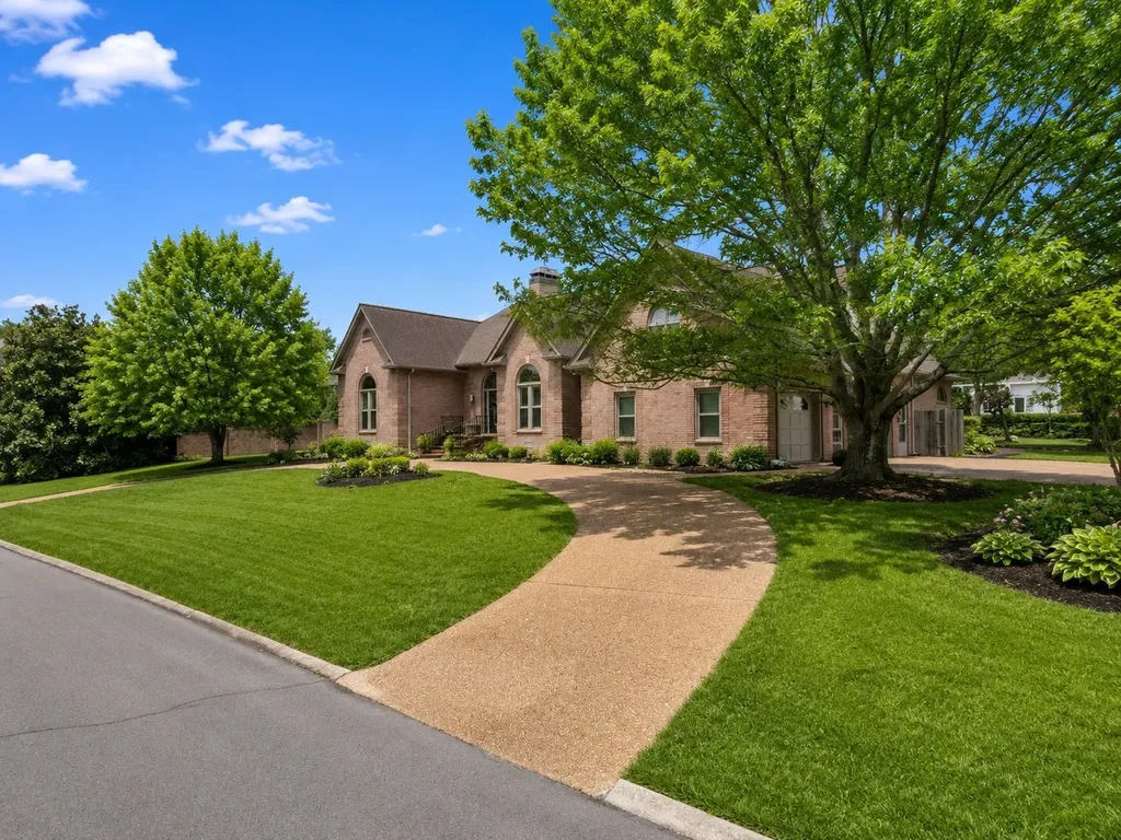 601 Ward Circle Old Hickory TN 37138