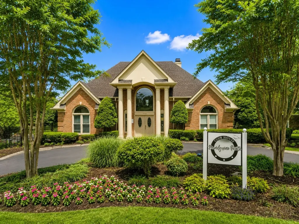 601 Ward Circle Old Hickory TN 37138