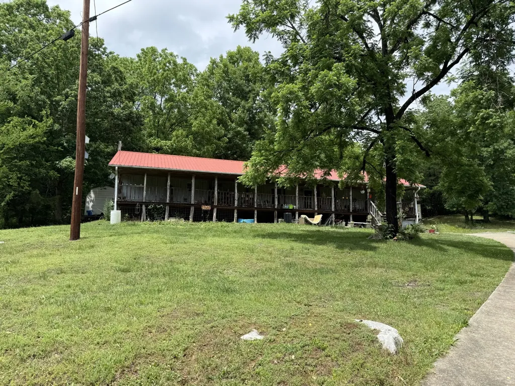 133 Cook Lane Gainesboro TN 38562