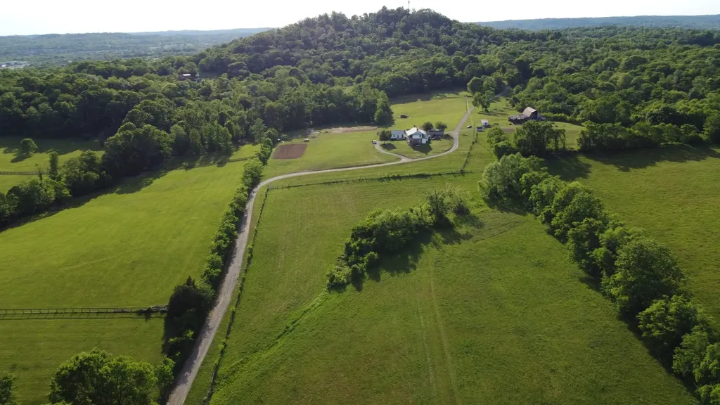 112 Neals Pvt Court Gallatin TN 37066