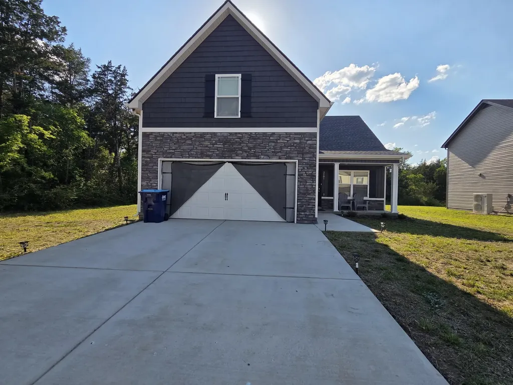 2101 Red Barn Road Christiana TN 37037