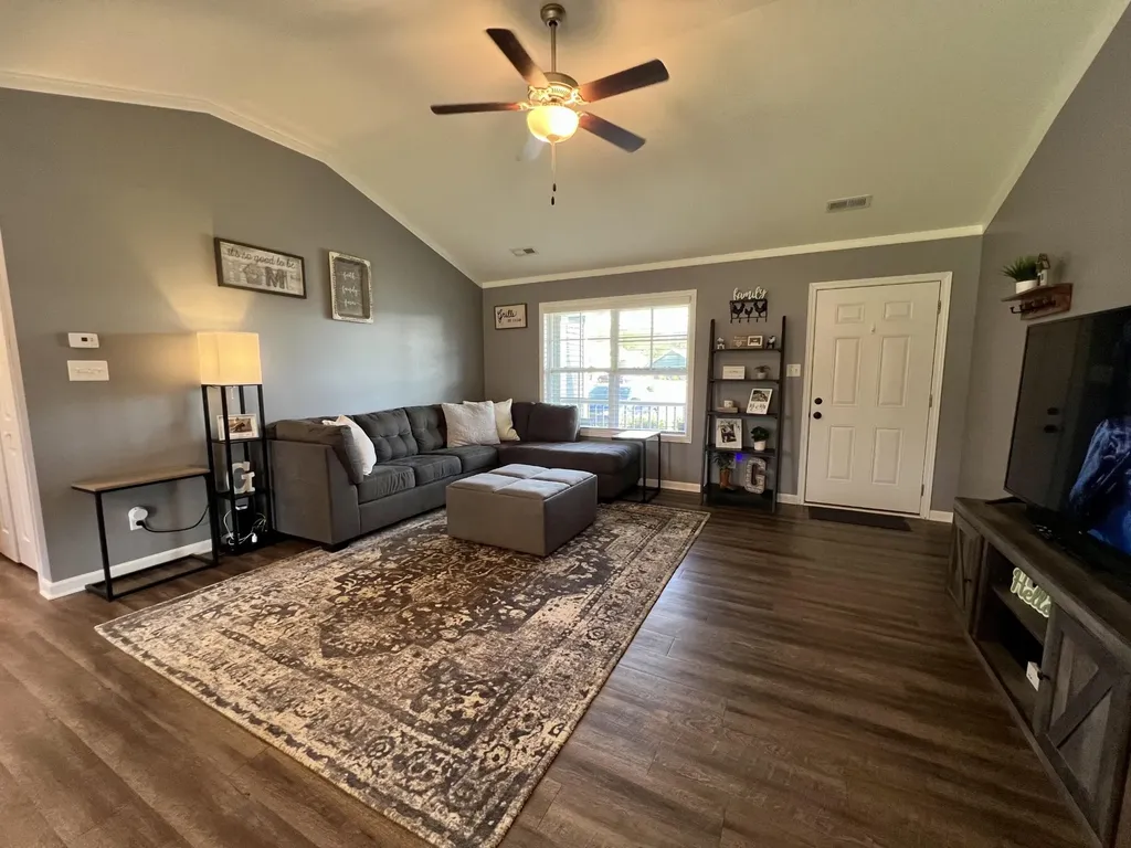 101 Hartfield Lane Loudon TN 37774