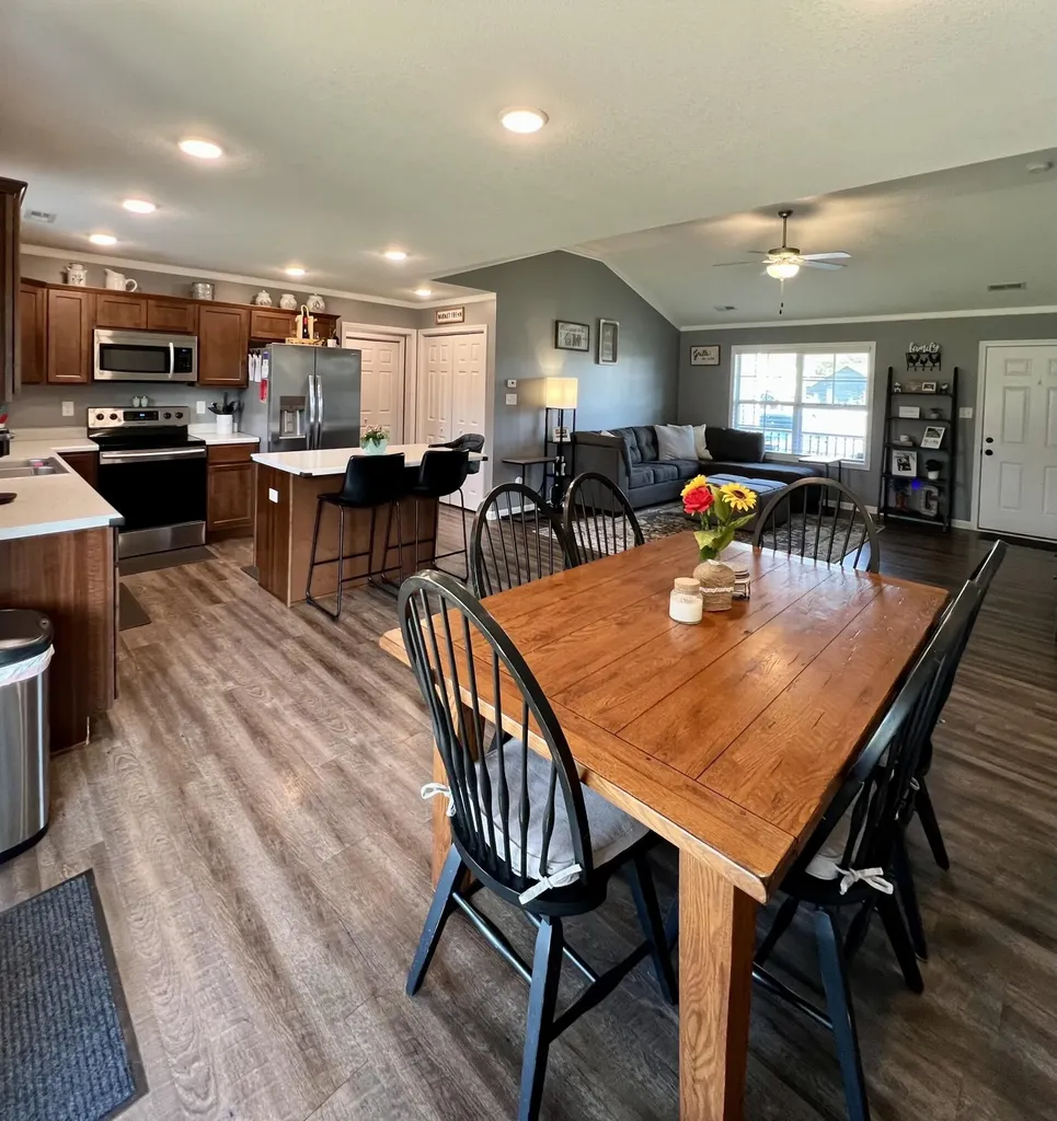 101 Hartfield Lane Loudon TN 37774