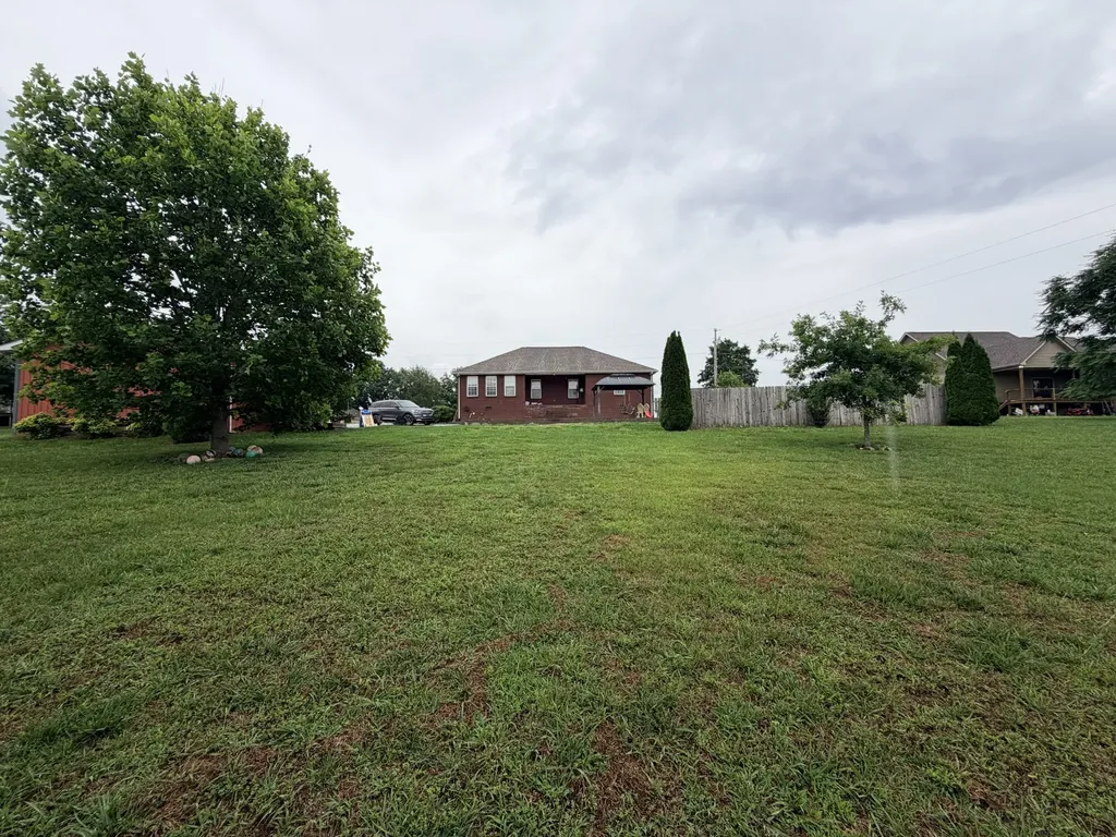 117 Taylor Lane Lafayette TN 37083