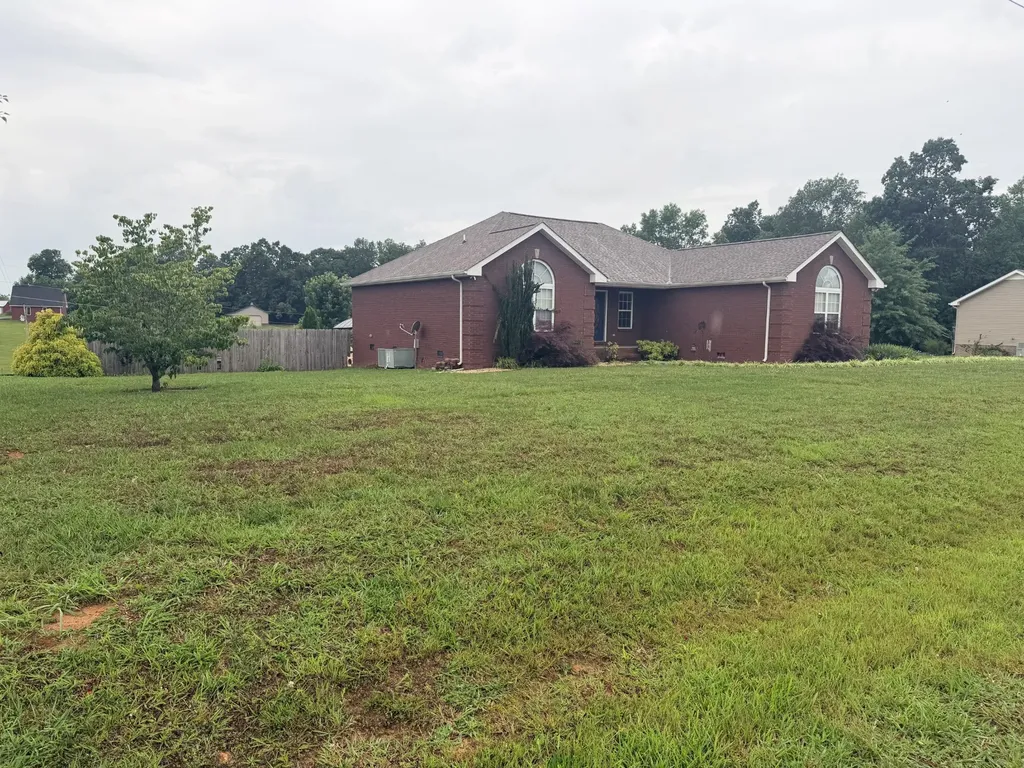 117 Taylor Lane Lafayette TN 37083