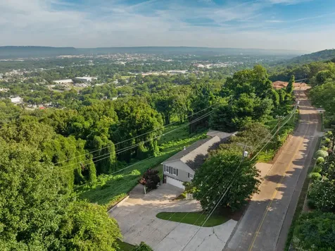 661 S Crest Road Chattanooga TN 37404