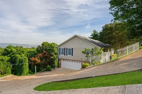 661 S Crest Road Chattanooga TN 37404