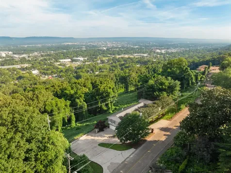 661 S Crest Road Chattanooga TN 37404