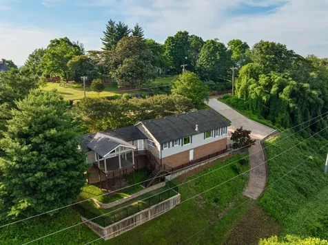 661 S Crest Road Chattanooga TN 37404
