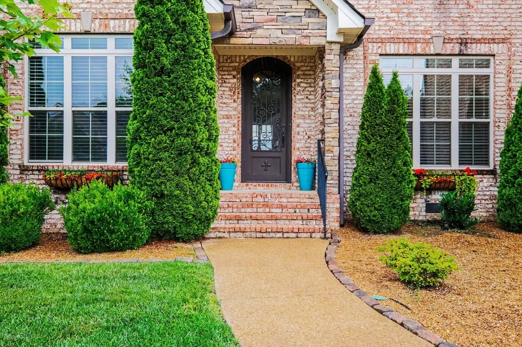 2972 Stewart Campbell Point Spring Hill TN 37174