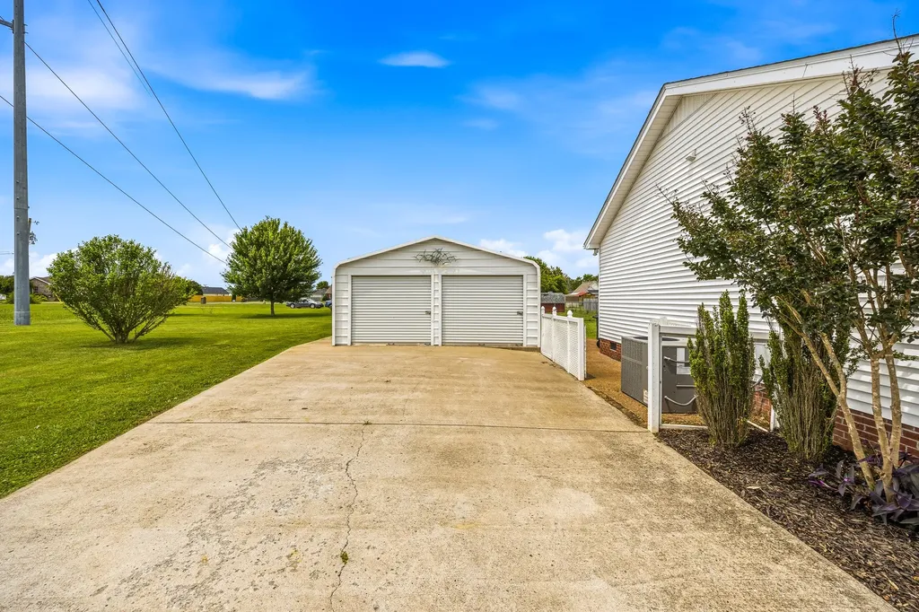 604 Portland Boulevard Portland TN 37148
