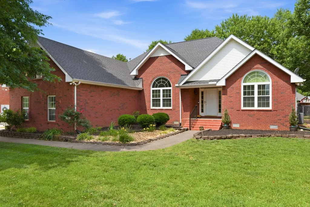 2014 Adonis Drive Murfreesboro TN 37128