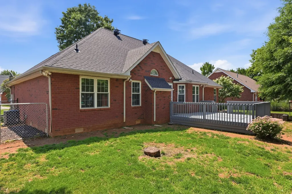 2014 Adonis Drive Murfreesboro TN 37128