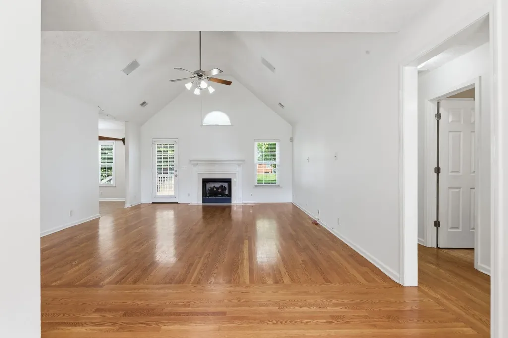 2014 Adonis Drive Murfreesboro TN 37128