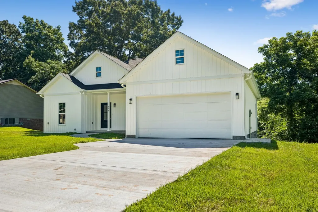 112 Rogers Avenue Winchester TN 37398