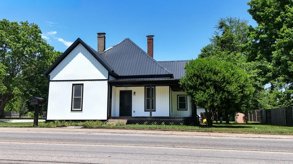 203 College Street Portland TN 37148