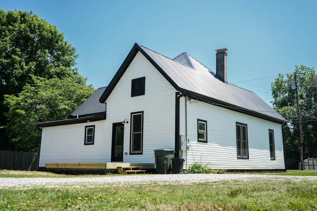 203 College Street Portland TN 37148