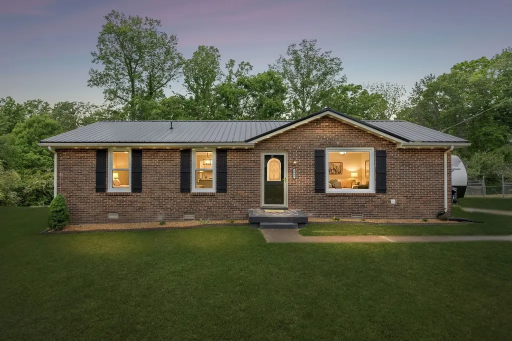 3908 Cedar Street Centerville TN 37033