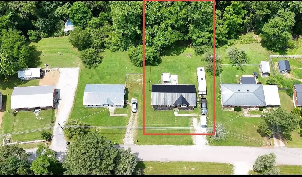 3908 Cedar Street Centerville TN 37033