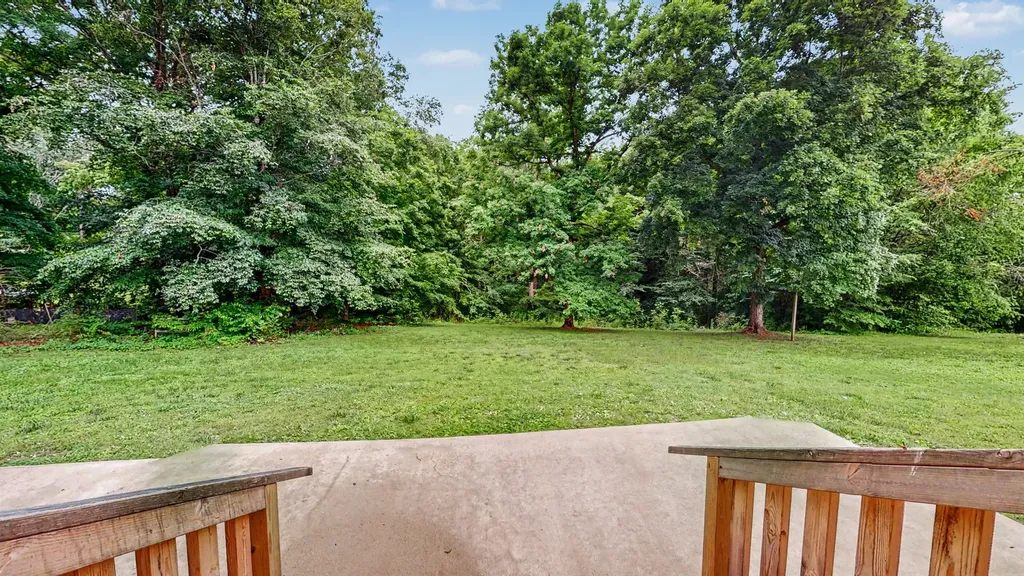 1005 Pinewood Court Ashland City TN 37015