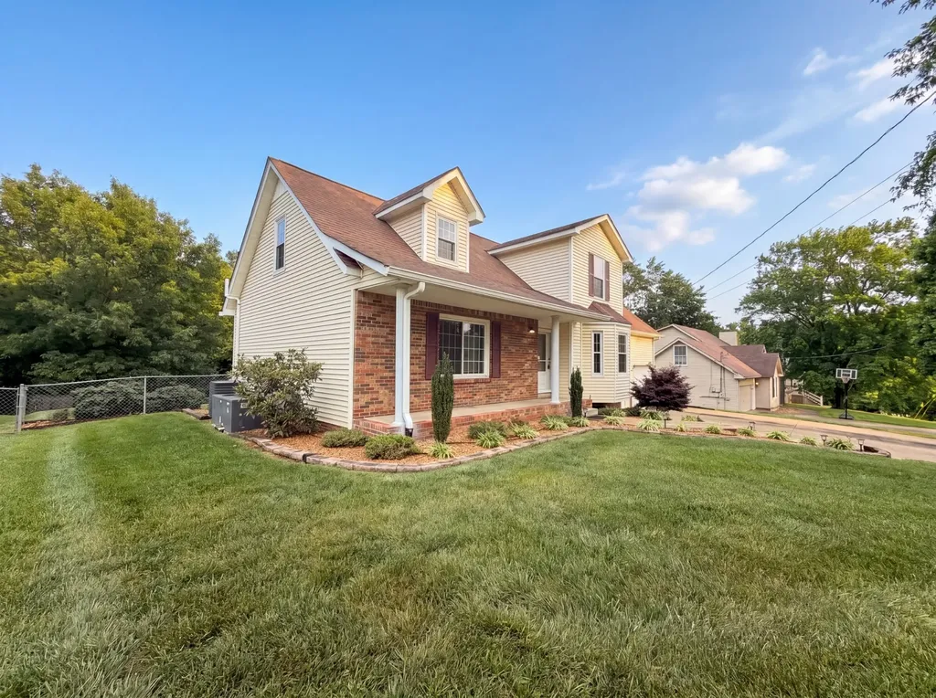 1758 Broadripple Drive Clarksville TN 37042