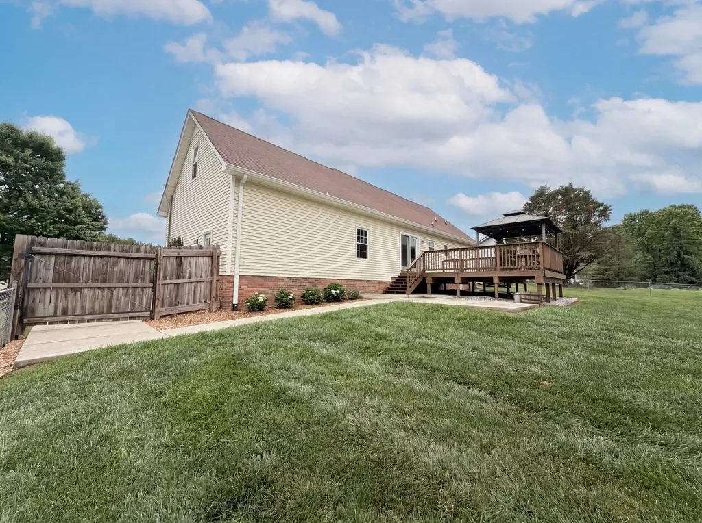1758 Broadripple Drive Clarksville TN 37042