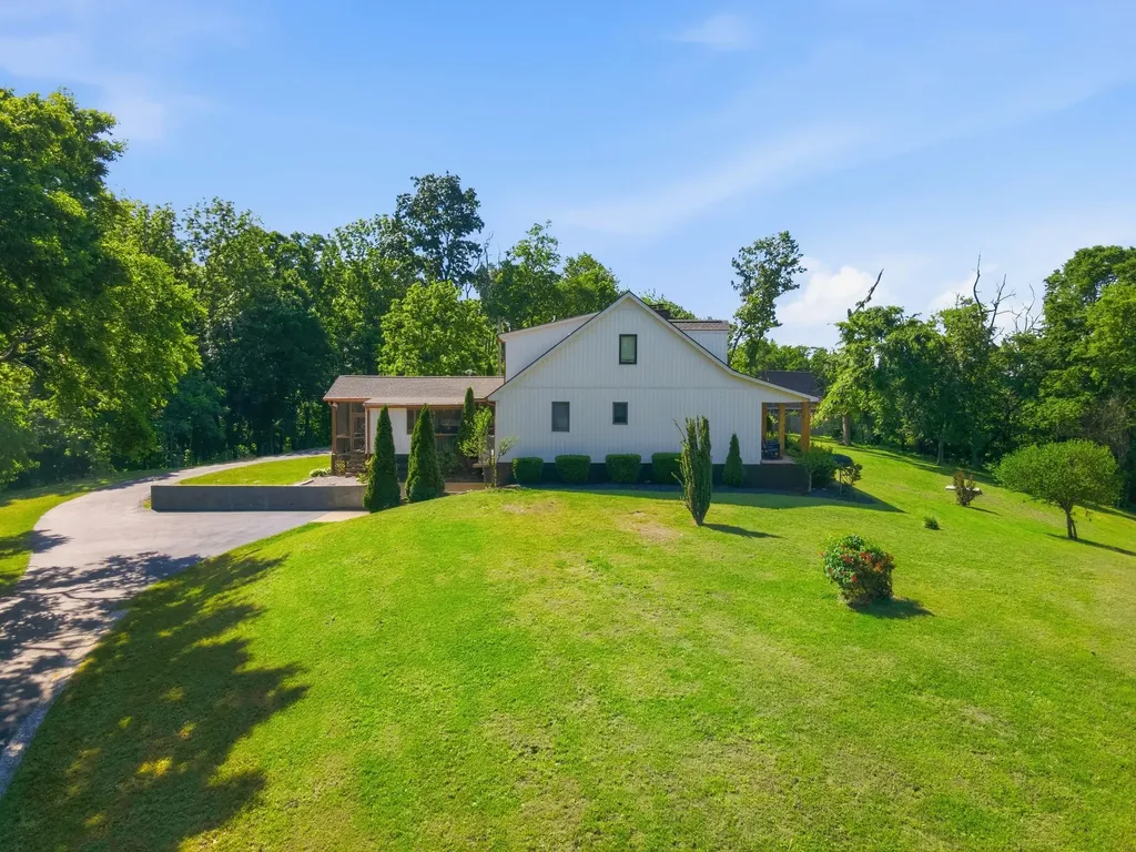 881 Mount Olivet Road Columbia TN 38401