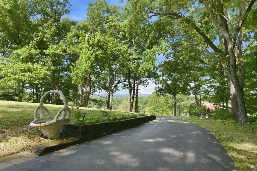 881 Mount Olivet Road Columbia TN 38401