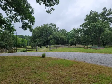 1089 Jim Clark Road Erin TN 37061