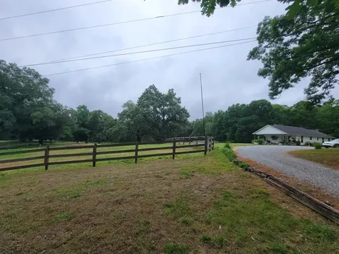 1089 Jim Clark Road Erin TN 37061