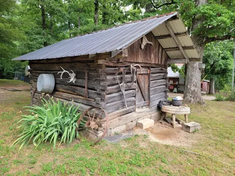 1089 Jim Clark Road Erin TN 37061