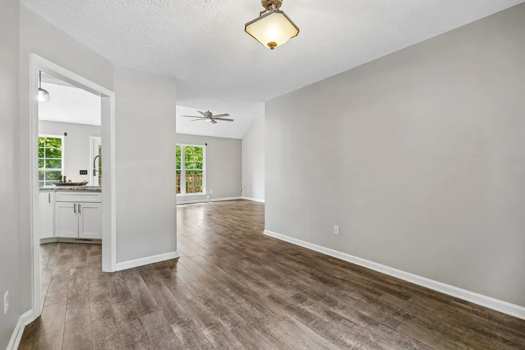 546 Lauren Park Drive Burns TN 37029
