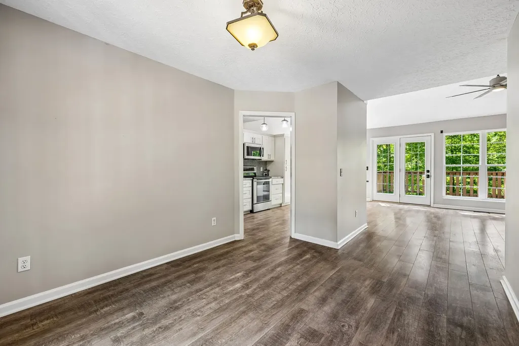 546 Lauren Park Drive Burns TN 37029