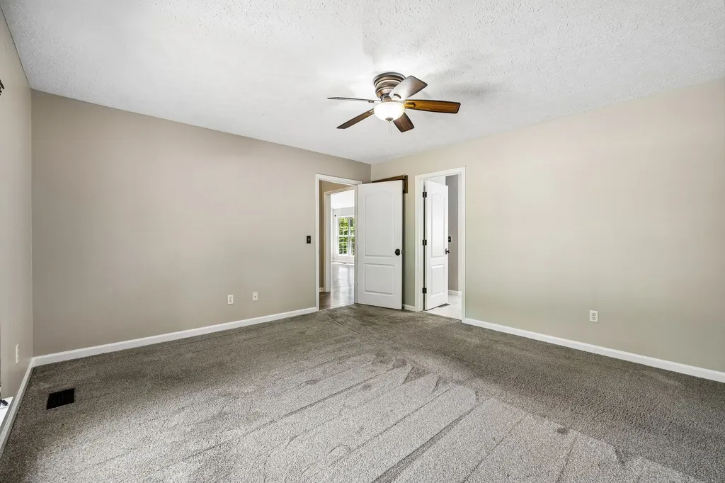 546 Lauren Park Drive Burns TN 37029