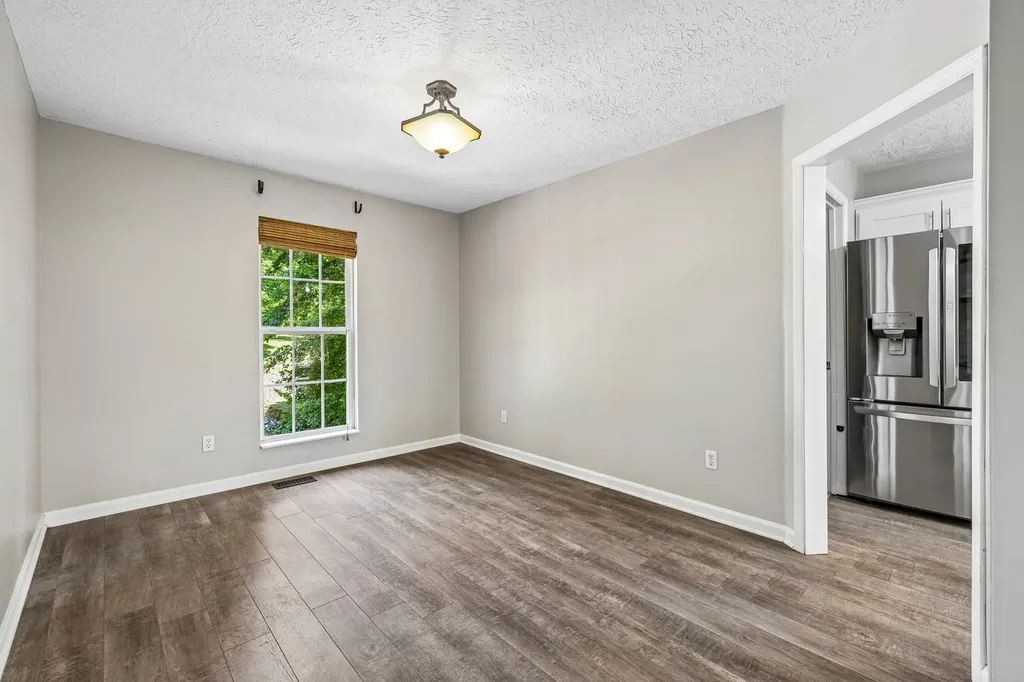 546 Lauren Park Drive Burns TN 37029
