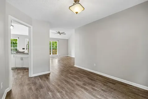 546 Lauren Park Drive Burns TN 37029