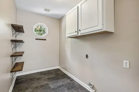 546 Lauren Park Drive Burns TN 37029