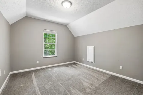 546 Lauren Park Drive Burns TN 37029